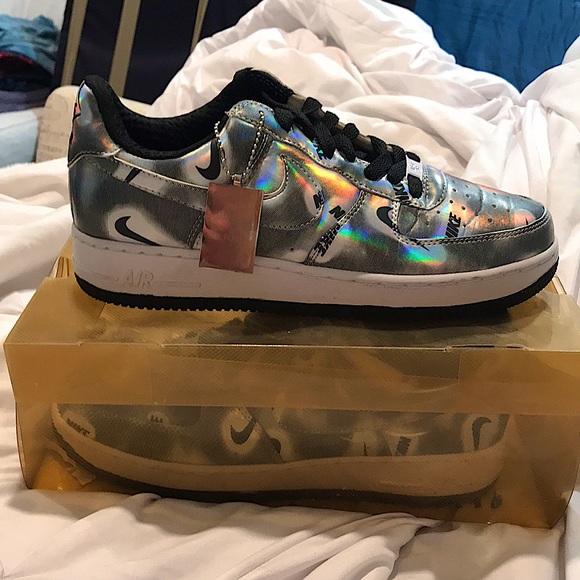 Limited edition holographic retro Nike AirForce 1 - Picture 1 of 3